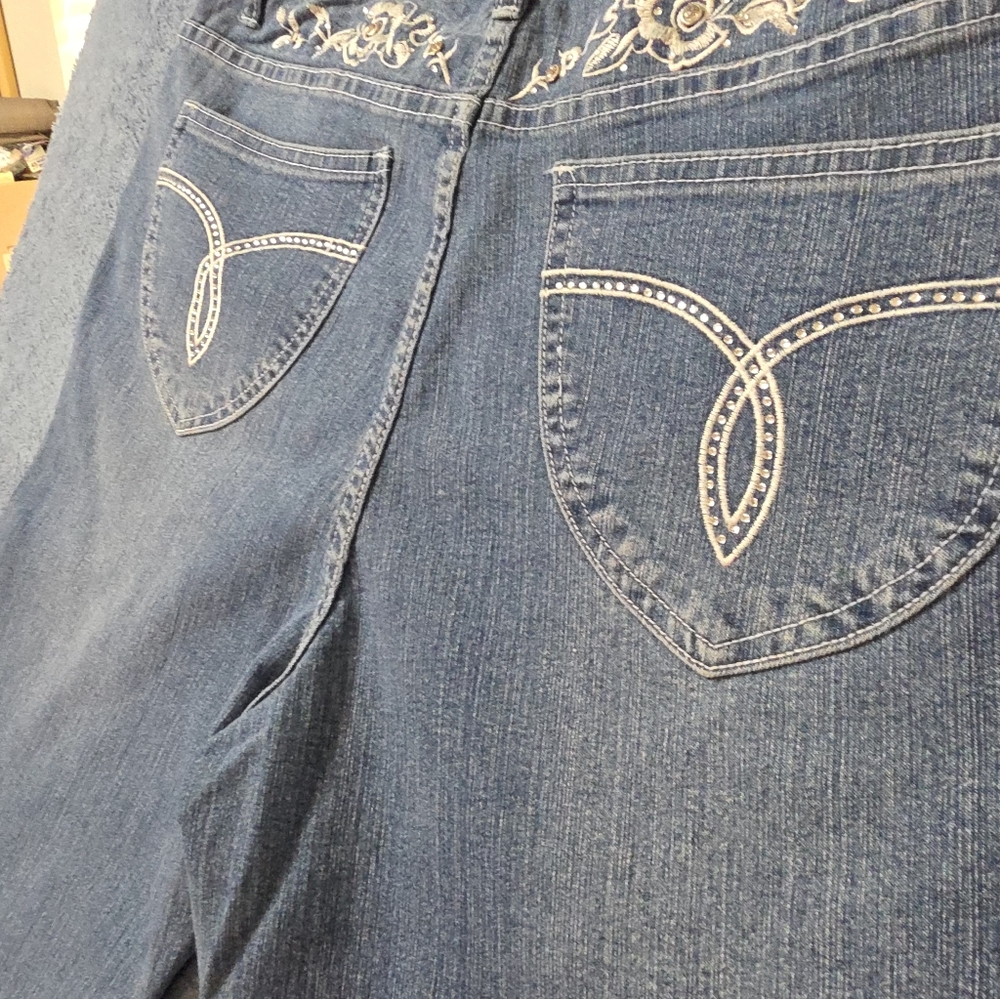 Daniel Jean Shorts Womens 15-16 32 Embroidered Flowers Embellished Blue Stretch - Picture 3 of 11